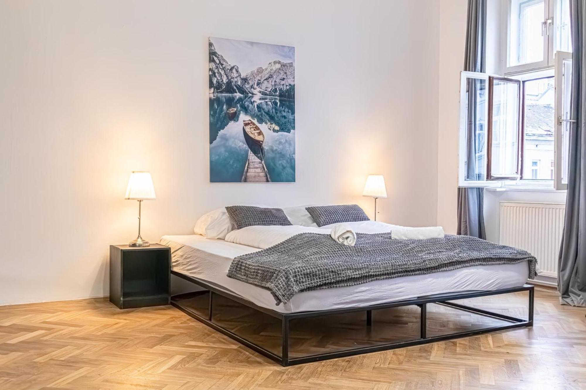 Spacious 2Br Apt -Near Wiener Stadthalle Burggassewiener Well Located Exterior photo