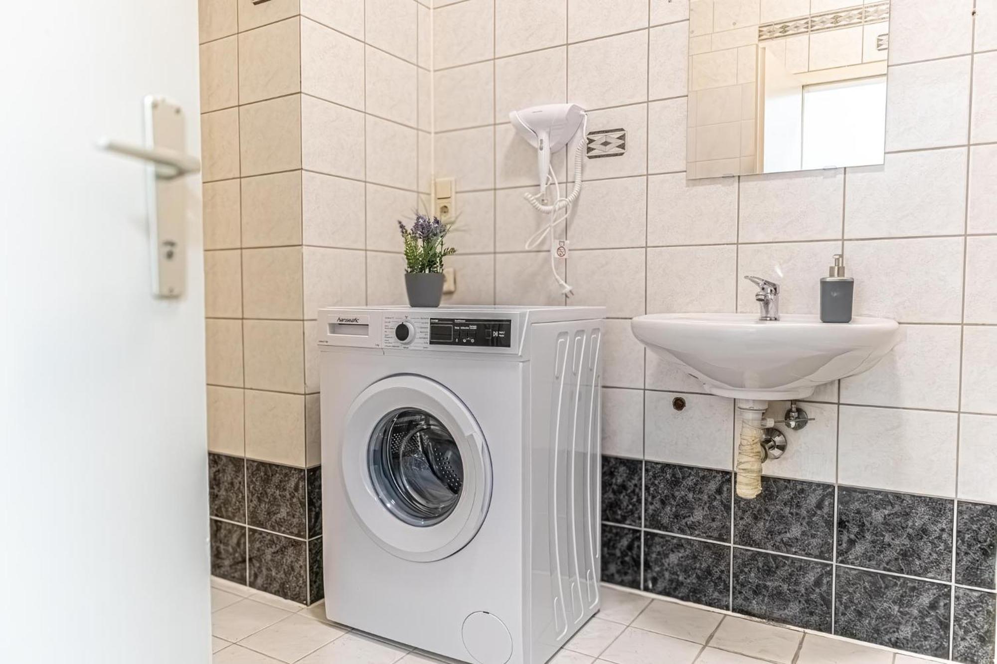 Spacious 2Br Apt -Near Wiener Stadthalle Burggassewiener Well Located Exterior photo